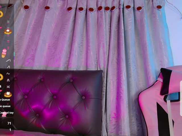 levi-cloud live cam on BongaCams