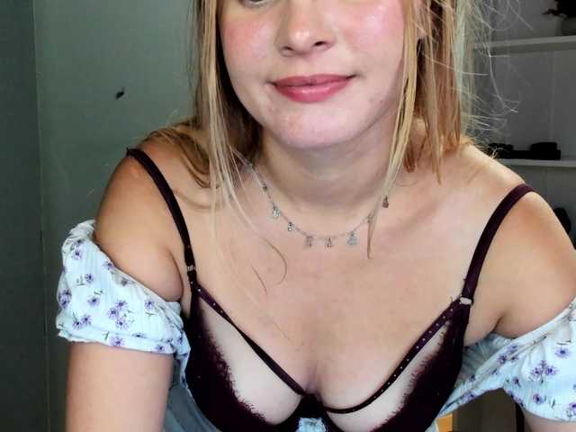 PERFECTvaleria live cam on BongaCams