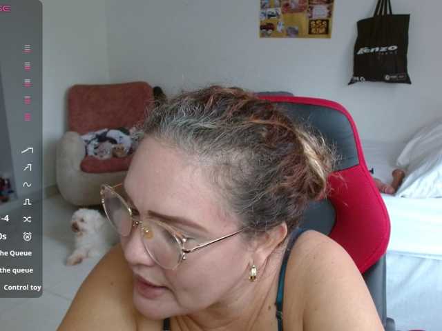 helenca1980, en vivo ahora en BongaCams