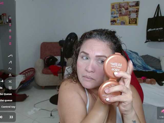 helenca1980, en directo ahora en BongaCams