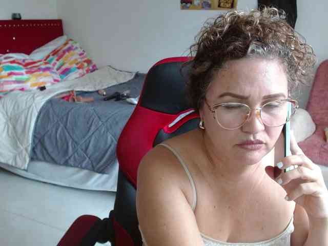 helenca1980 webcam