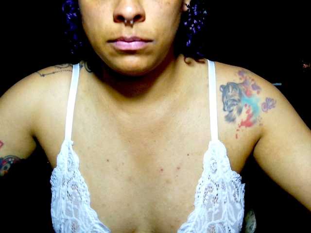 Cata-Blue- live cam on BongaCams