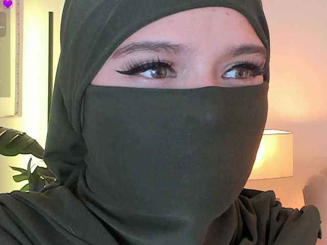 anna-henao's BongaCams show and profile