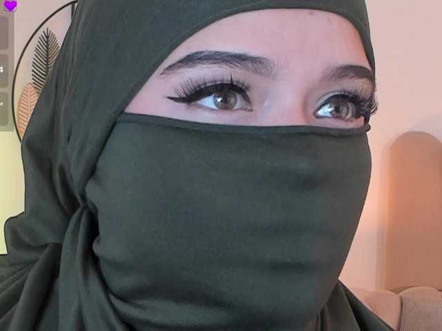 anna-henao's BongaCams show and profile