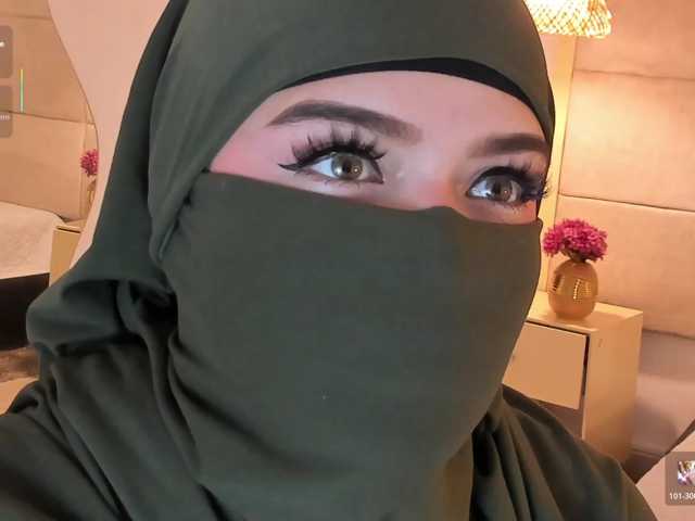 anna-henao live cam preview