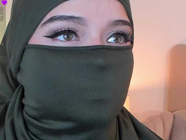 anna-henao's BongaCams show and profile