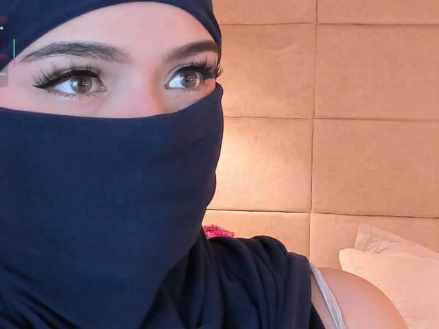 anna-henao live cam preview