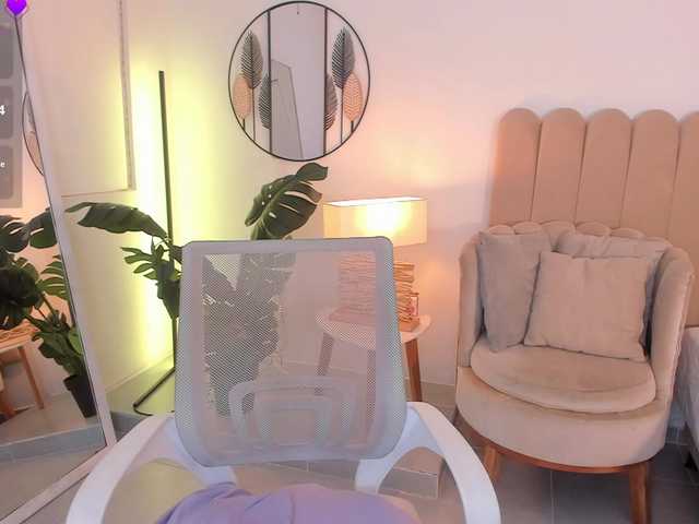 anna-henao's BongaCams show and profile