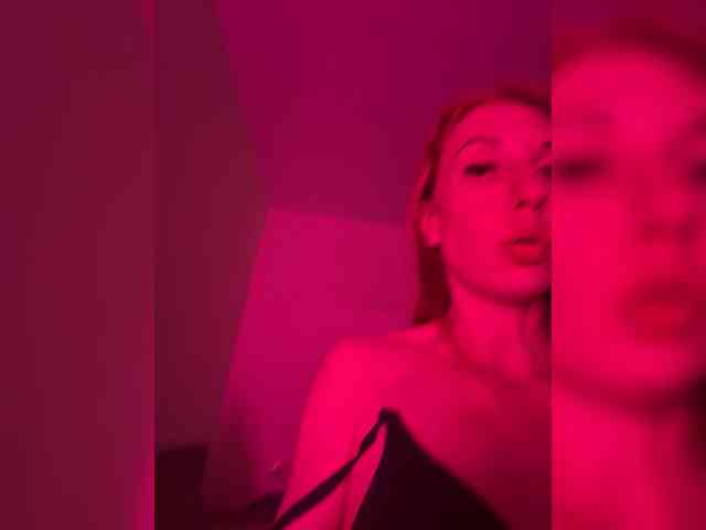 AnnaMaks12 webcam