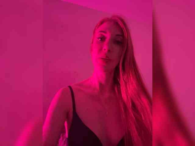 AnnaMaks12 webcam