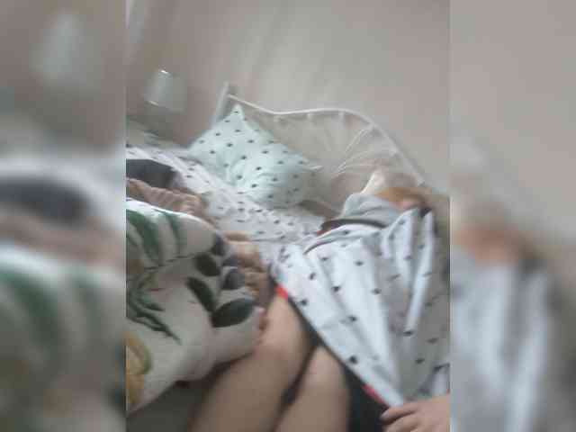 AnnaMaks12 webcam
