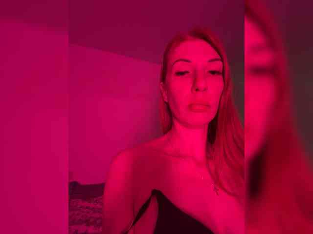 AnnaMaks12 webcam