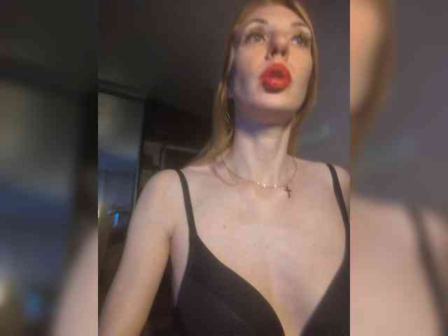 AnnaMaks12 webcam