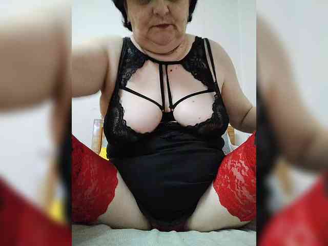 IsXLoves webcam