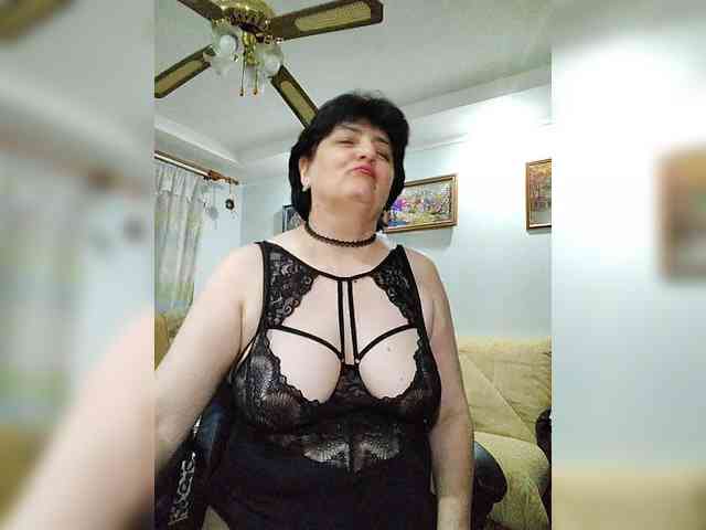 IsXLoves webcam