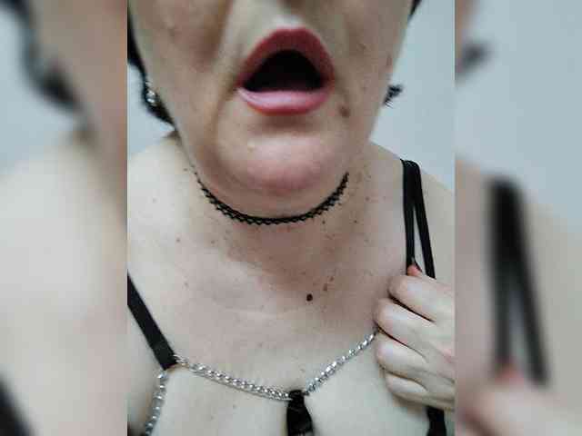 IsXLoves webcam