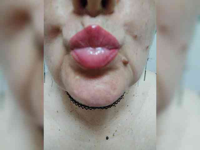 IsXLoves webcam