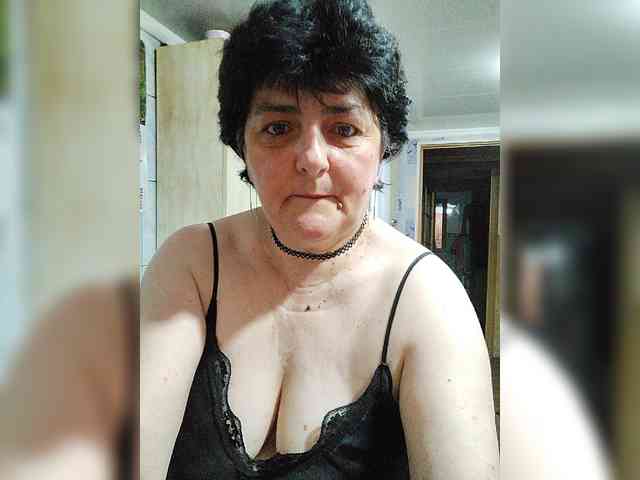 IsXLoves webcam
