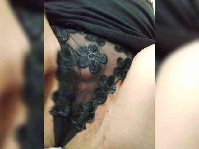 IsXLoves webcam