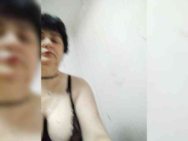 IsXLoves webcam