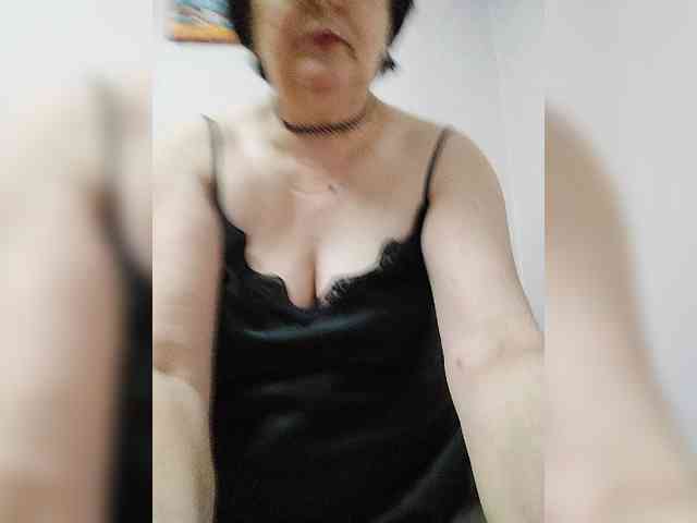 IsXLoves webcam