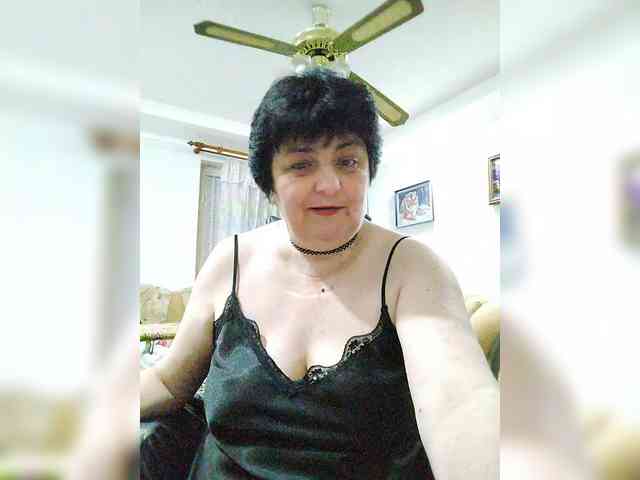 IsXLoves webcam