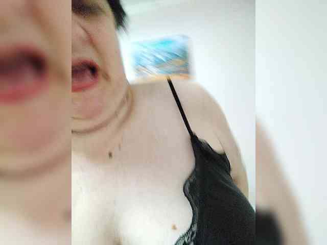 IsXLoves webcam