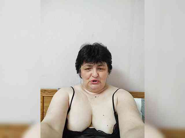 IsXLoves webcam