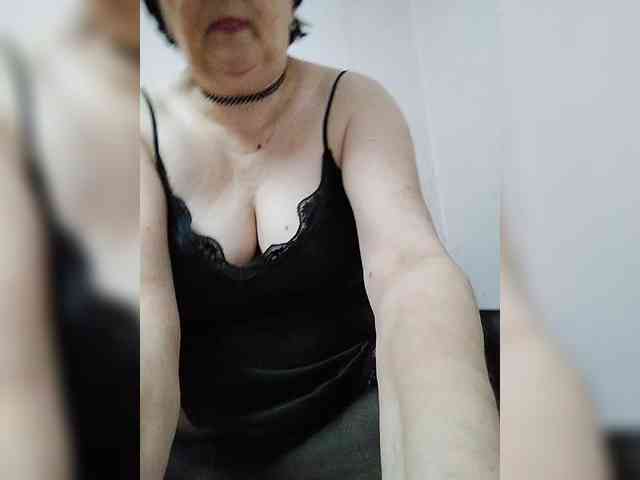 IsXLoves webcam