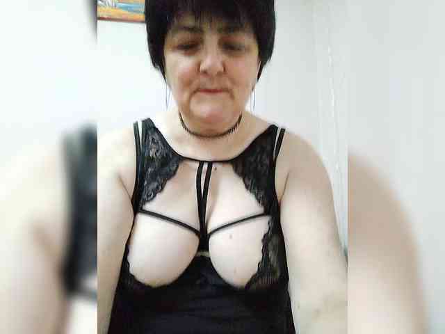 IsXLoves webcam