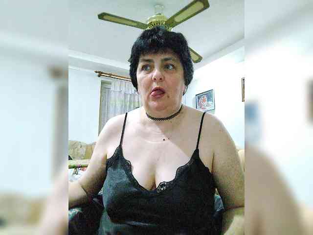 IsXLoves webcam