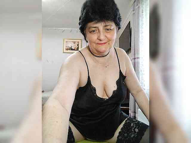 IsXLoves webcam