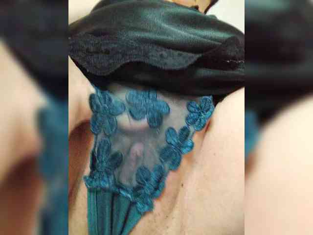 IsXLoves webcam