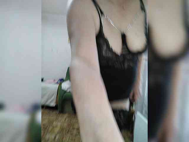 IsXLoves webcam