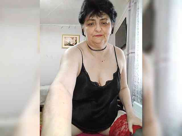 IsXLoves webcam