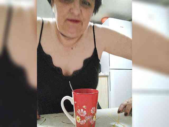 IsXLoves webcam