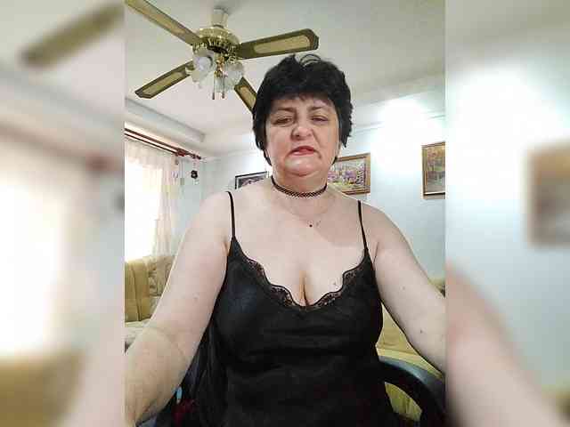 IsXLoves webcam
