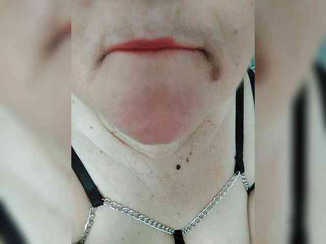 IsXLoves webcam