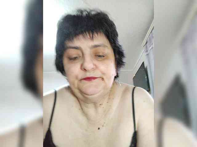 IsXLoves webcam