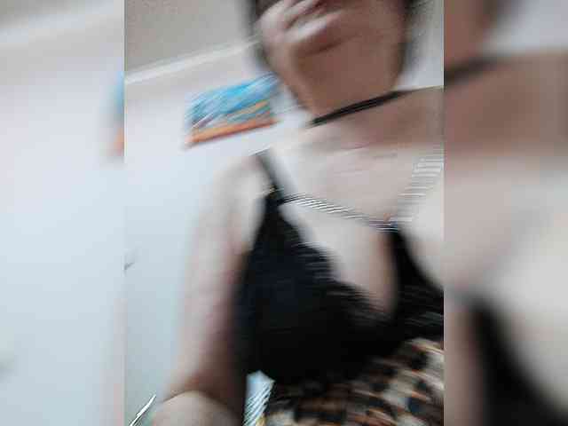 IsXLoves webcam