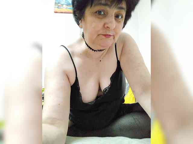 IsXLoves webcam