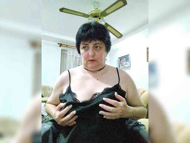 IsXLoves webcam