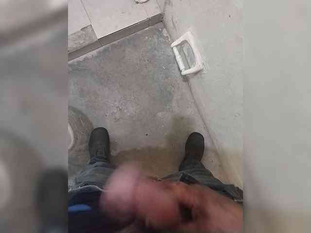 Morenito111 Live Webcam on BongaCams