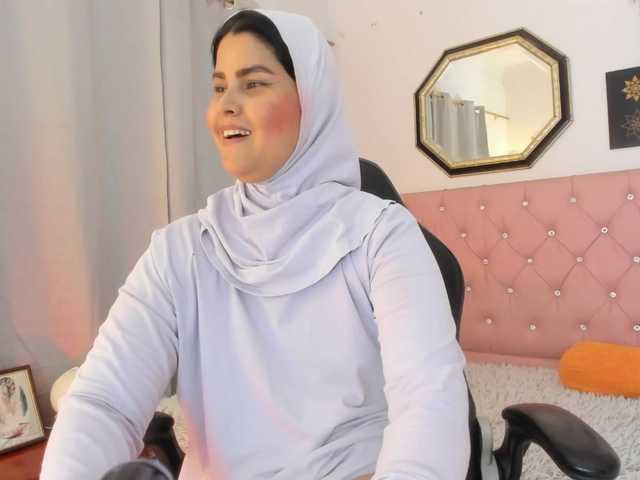 AishaAmin live cam on BongaCams