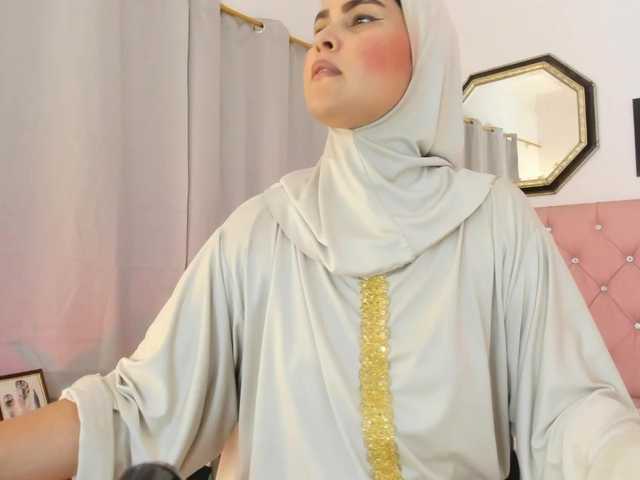 AishaAmin live webcam show