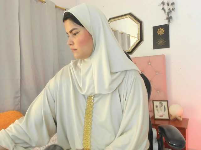 AishaAmin live cam on BongaCams