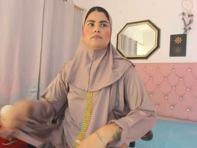 AishaAmin live webcam show