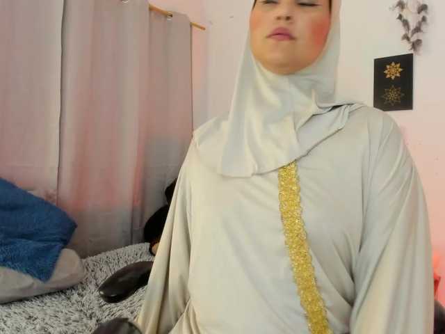 AishaAmin live cam on BongaCams