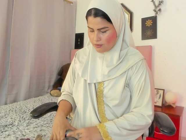 AishaAmin live cam on BongaCams