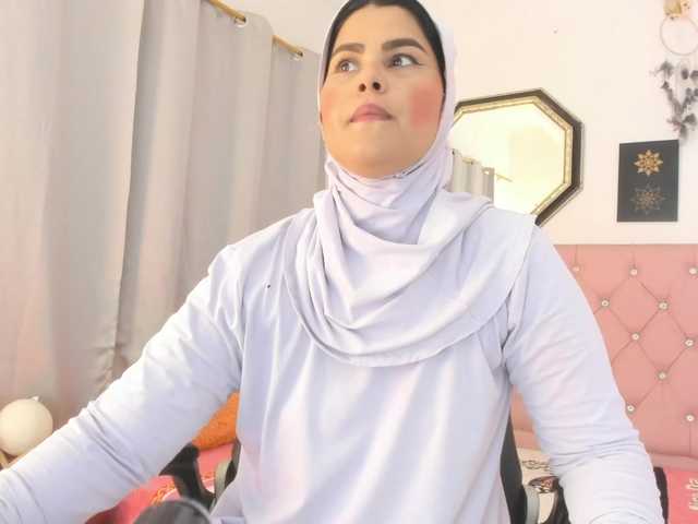 AishaAmin live webcam show